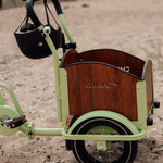 Chanty Cargo Kid - Grøn inkl. hjelm, flaskeholder, håndtag i 2 farver og ringklokke - BørnecyklerneChantyBørnecyklerneGrøn: BLC16 - GRNChanty Cargo Kid - Grøn inkl. hjelm, flaskeholder, håndtag i 2 farver og ringklokke