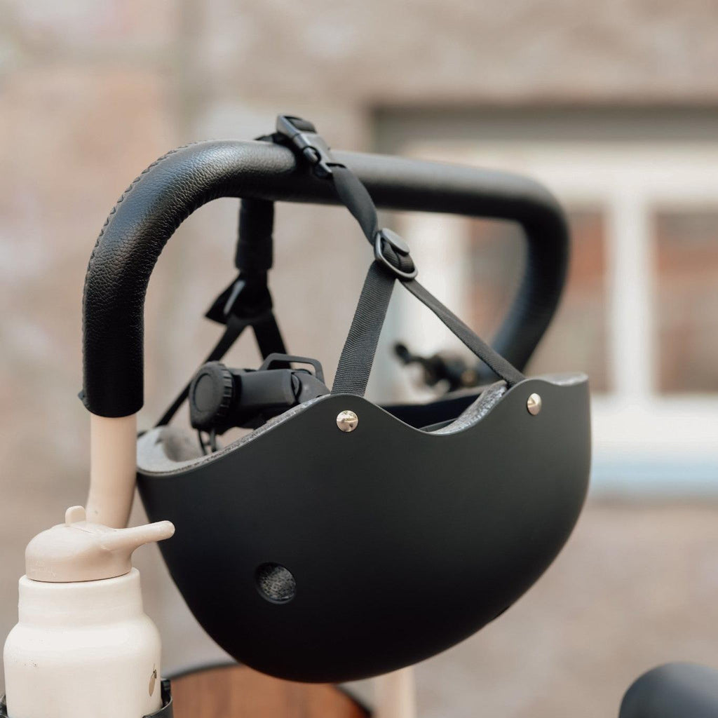 Chanty Cargo Kid - Sandfarvet Den ultimative børneladcykel til sjov, transport inkl. hjelm, flaskeholder, håndtag i 2 farver og ringklokke - BørnecyklerneChantyBørnecyklerneBeige: BLC16 - BEIChanty Cargo Kid - Sandfarvet Den ultimative børneladcykel til sjov, transport inkl. hjelm, flaskeholder, håndtag i 2 farver og ringklokke